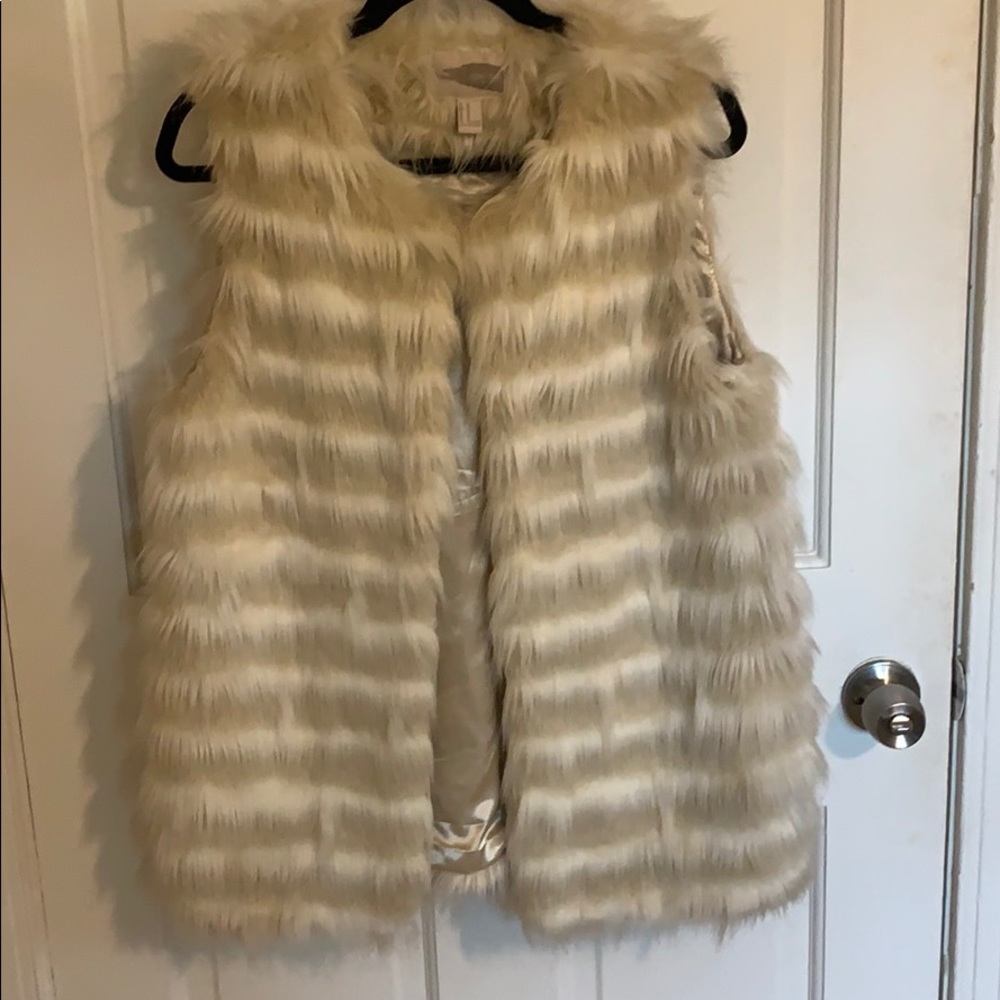 Forever 21 Faux Fur Vest size M